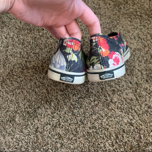 Unisex Floral Van Sneakers - Picture 3 of 7